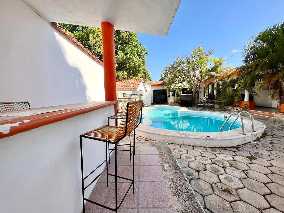 Espacio Creado Para 3 Personas Con Piscina Merida Mexico