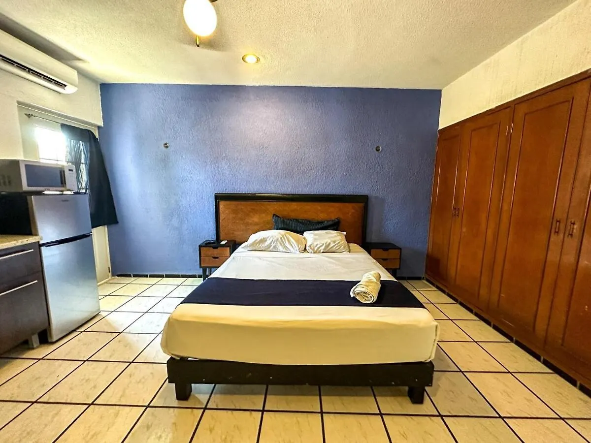 Espacio Creado Para 3 Personas Con Piscina Merida