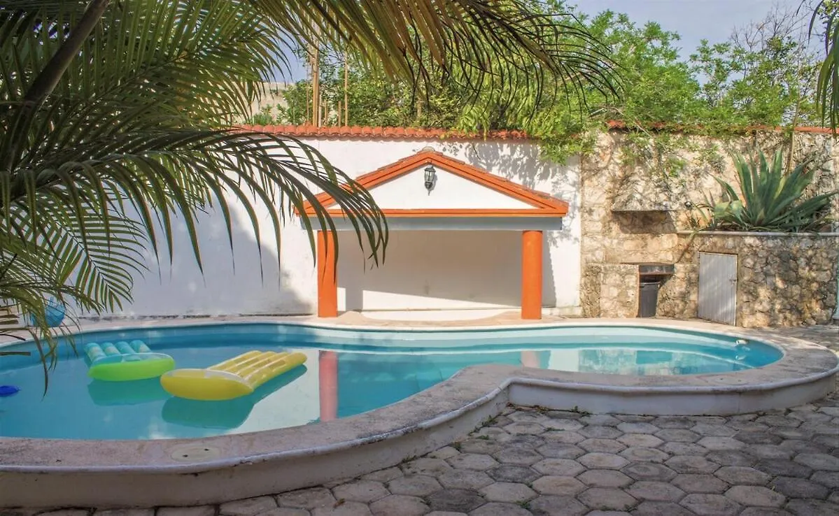 Espacio Creado Para 3 Personas Con Piscina Merida